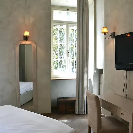 לינה וארוחת בוקר Maison Chiro' 2*