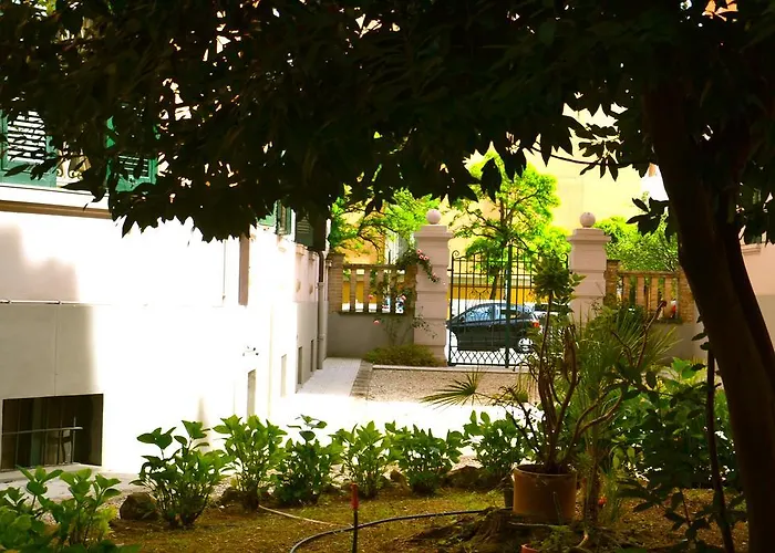 Maison Chiro' 2* Roma